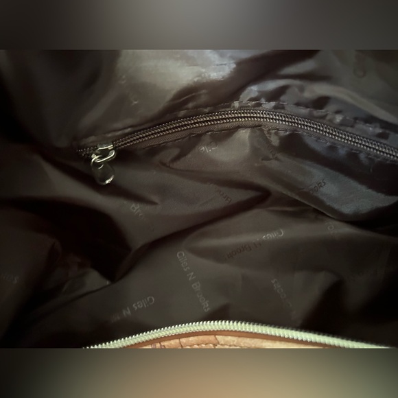 Ah Young Travel Duffel Bag From Giles N Brooks - Picture 10 of 16